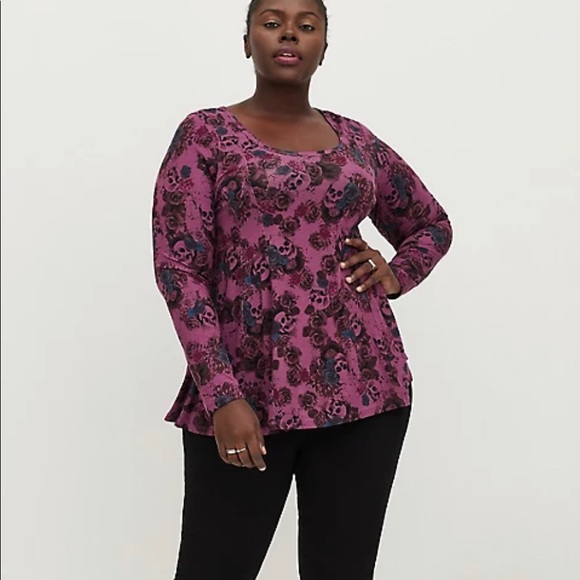 TORRID WOMEN’S FIT & FLARE TEE - SUPER SOFT SKULL ROSES BLACK SIZE 4X NWT - Picture 2 of 5